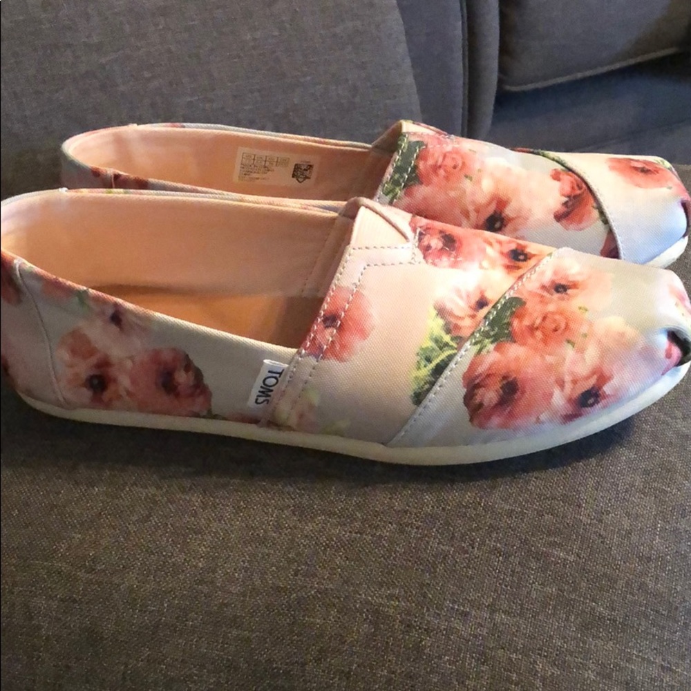 Toms